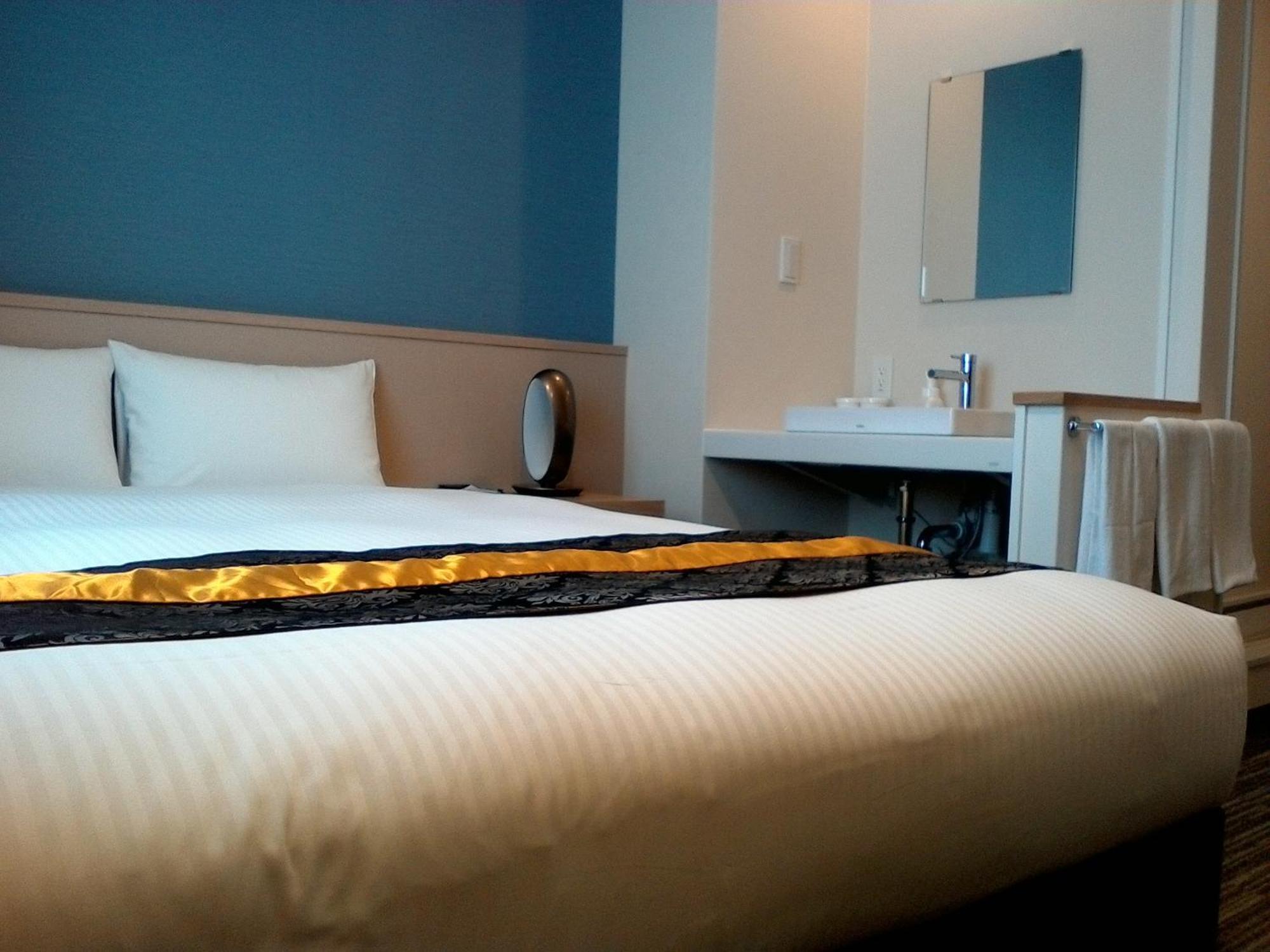 Bande Hotel Осака Екстериор снимка