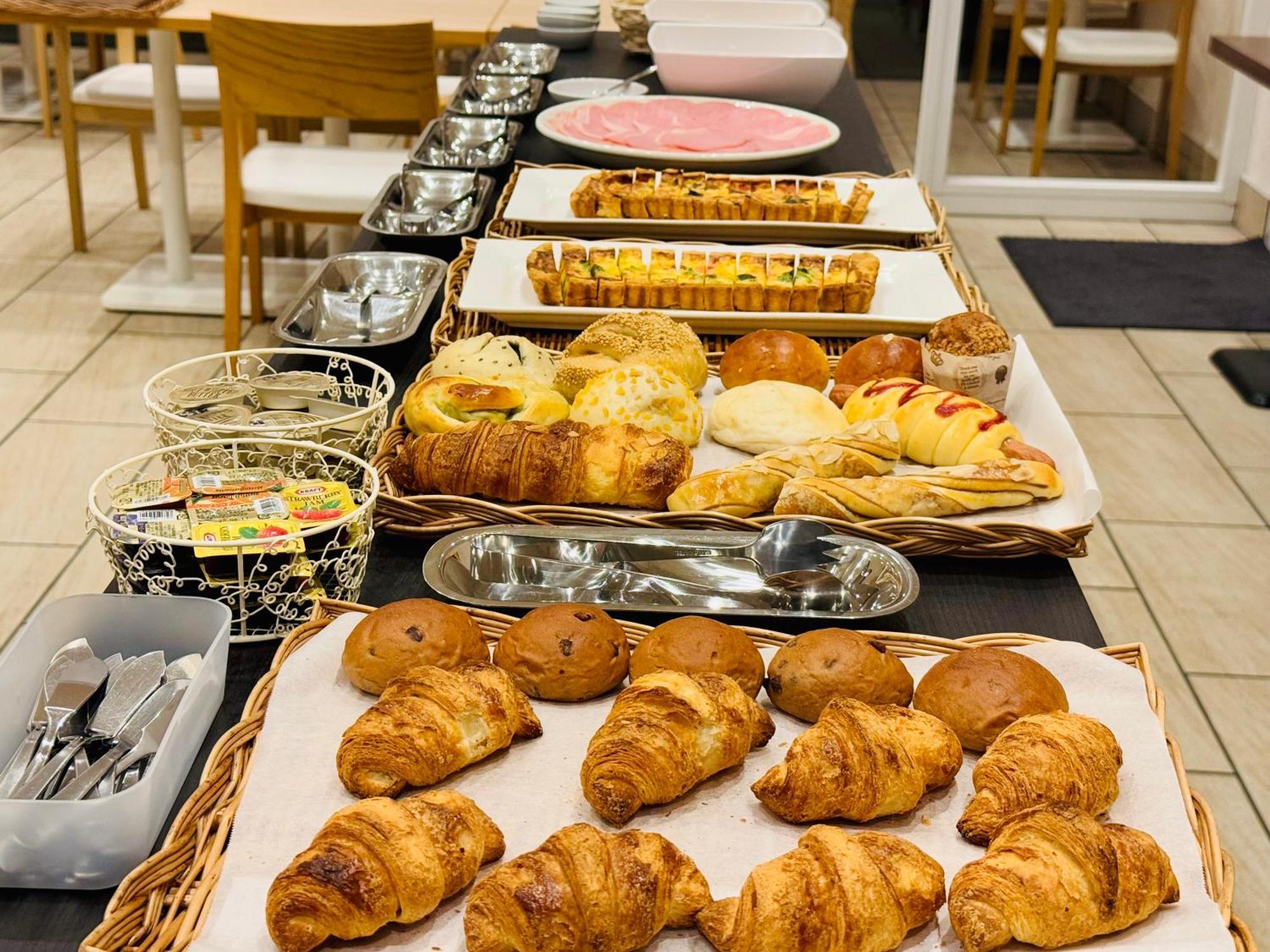 Bande Hotel Осака Екстериор снимка